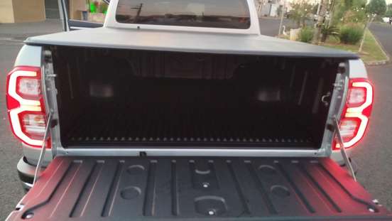 TOYOTA-HILUX-2025