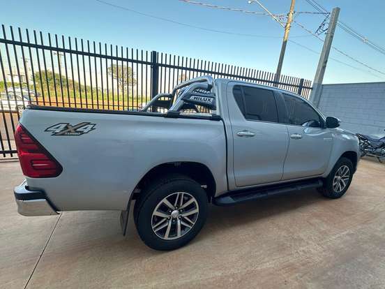 TOYOTA-HILUX-2019