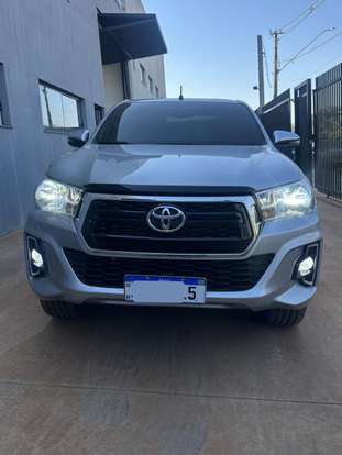 TOYOTA-HILUX-2019