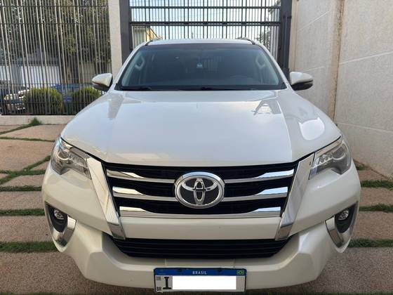TOYOTA HILUX SW4 2.8 SRX 4X4 16V TURBO INTERCOOLER DIESEL 4P AUTOMÁTICO