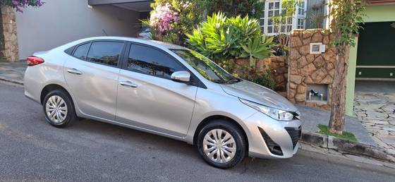 TOYOTA YARIS 1.5 16V FLEX SEDAN XL LIVE MULTIDRIVE