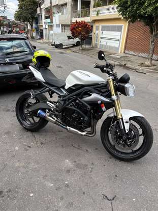 TRIUMPH-STREET TRIPLE 675 ABS-2015