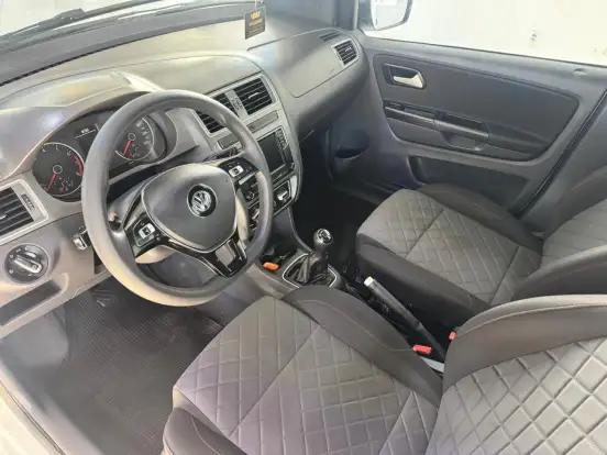 VOLKSWAGEN-FOX-2018