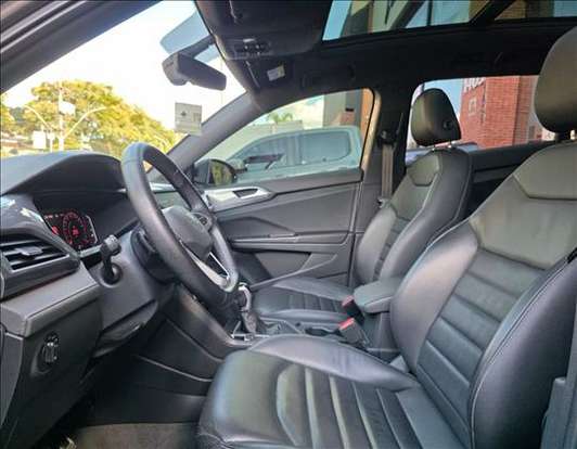 VOLKSWAGEN-TAOS-2021