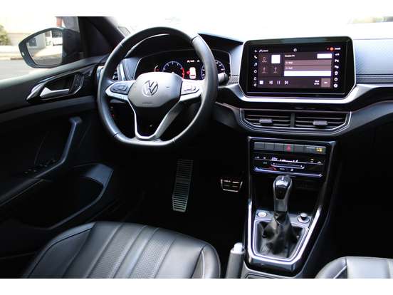 VOLKSWAGEN-T-CROSS-2024