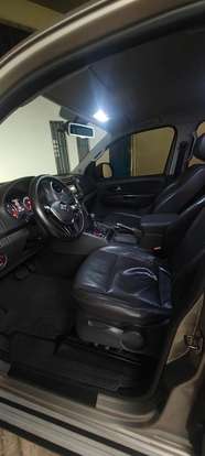 VOLKSWAGEN-AMAROK-2015