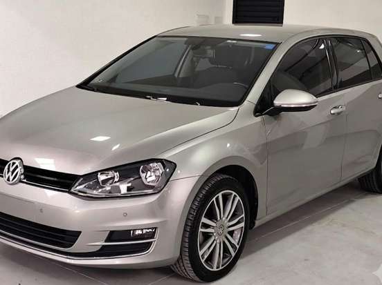 VOLKSWAGEN-GOLF-2015