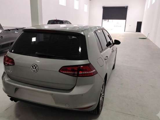 VOLKSWAGEN-GOLF-1.4 TSI HIGHLINE 16V GASOLINA 4P AUTOMÁTICO VOLKSWAGEN-GOLF-2015