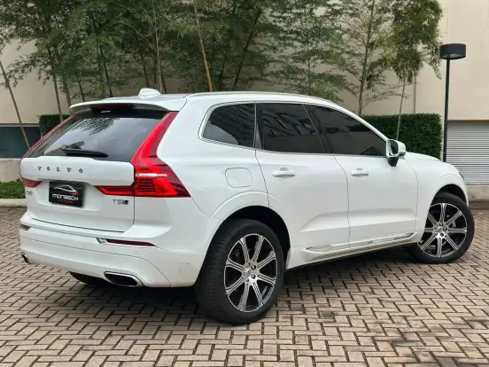 VOLVO-XC60-2018