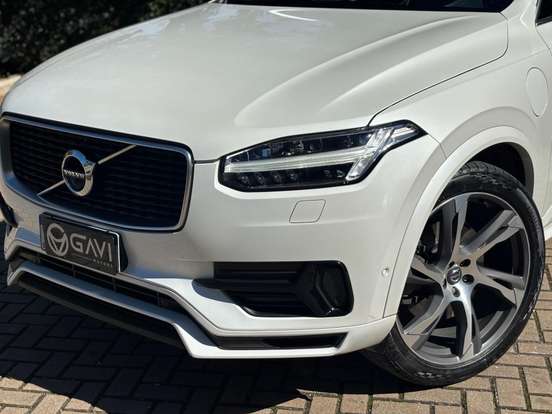 VOLVO-XC90-2019