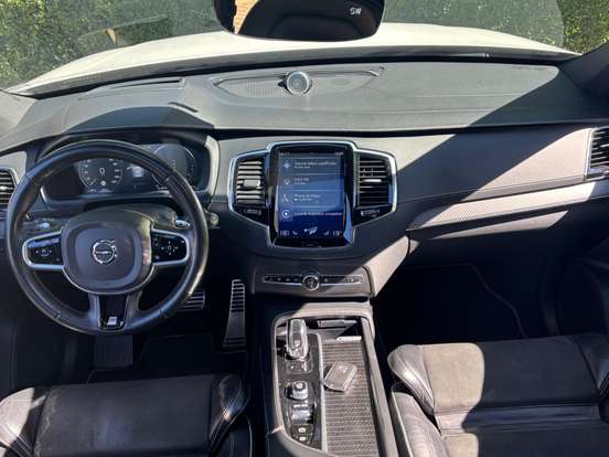 VOLVO-XC90-2019