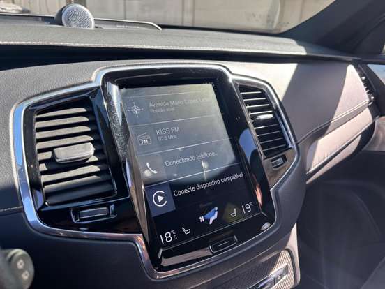 VOLVO-XC90-2019