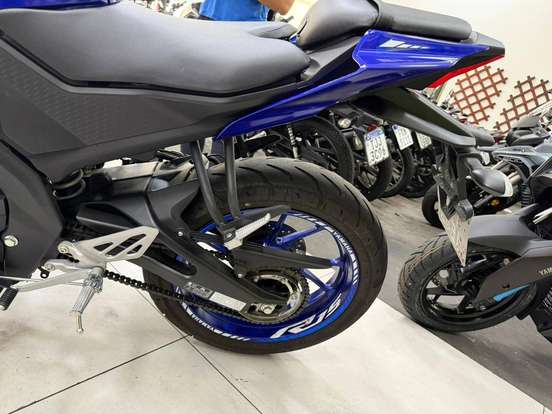 YAMAHA-YZF R15-2025
