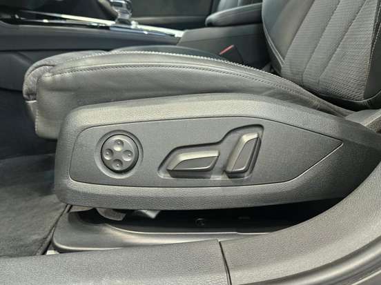 AUDI-A4-2023