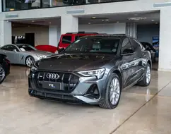AUDI E-TRON ELÉTRICO SPORTBACK PERFORMANCE BLACK QUATTRO AUDI E-TRON ELÉTRICO SPORTBACK PERFORMANCE BLACK QUATTRO