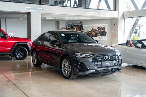 AUDI-E-TRON-2022