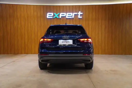 AUDI-Q3-2019