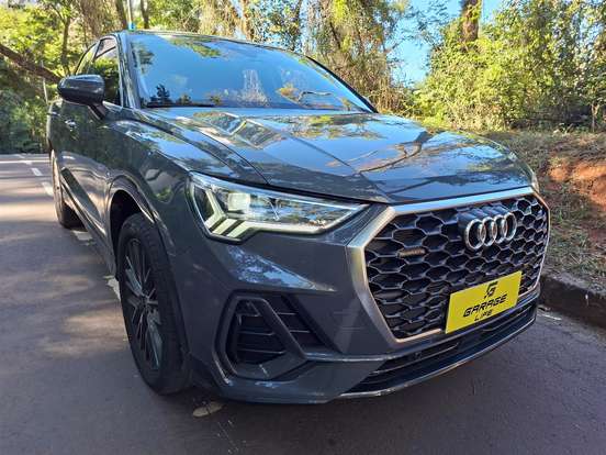 AUDI-Q3-2023