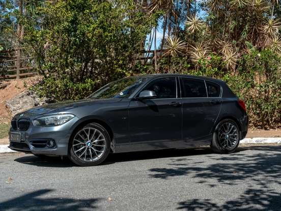 BMW-120i-2016