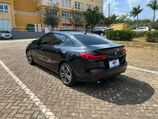 BMW-218i-2022