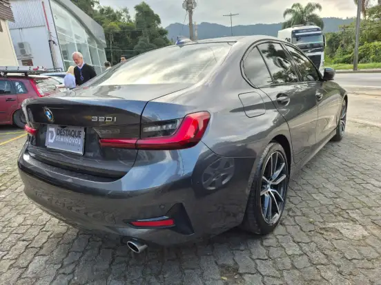 BMW-320i-2.0 16V TURBO FLEX M SPORT AUTOMÁTICO BMW-320i-2022