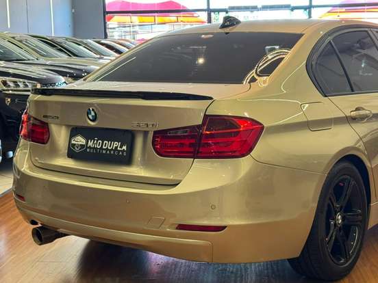 BMW-320i-2014