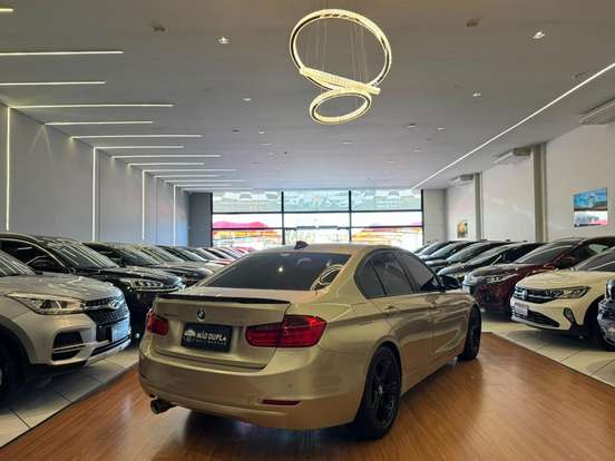 BMW-320i-2014