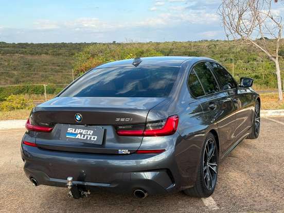 BMW-320i-2021