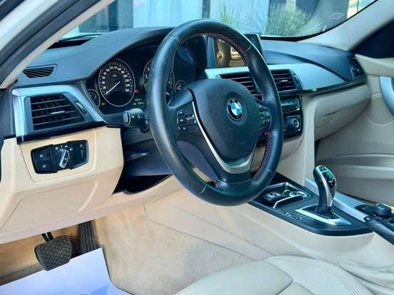 BMW-320i-2016