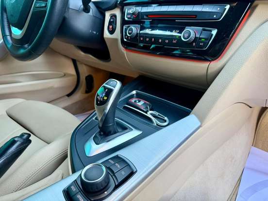 BMW-320i-2.0 SPORT 16V TURBO ACTIVE FLEX 4P AUTOMÁTICO BMW-320i-2016