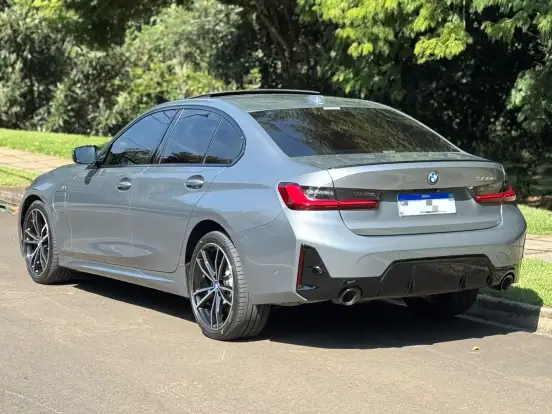 BMW-330e-2024