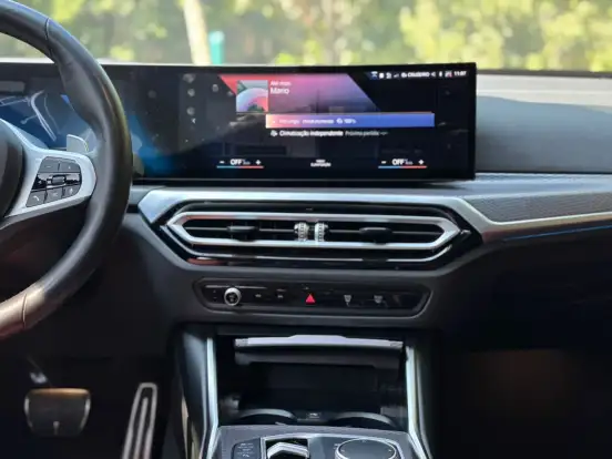 BMW-330e-2024