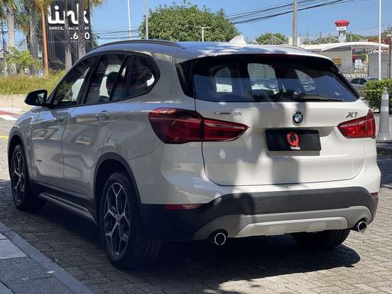 BMW-X1-2.0 16V TURBO GASOLINA SDRIVE20I X-LINE 4P AUTOMÁTICO BMW-X1-2016