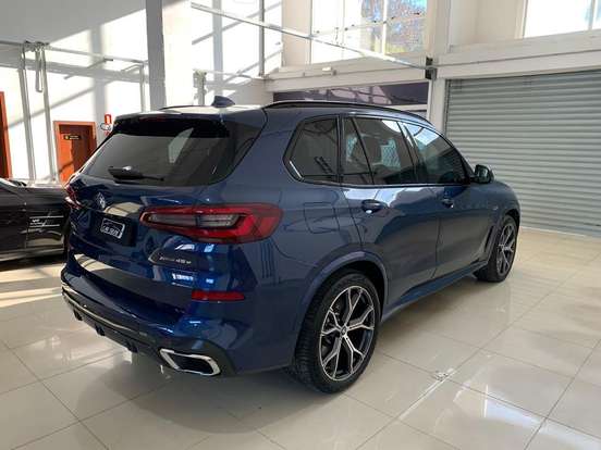 BMW-X5-3.0 I6 TURBO HÍBRIDO XDRIVE45E M SPORT AUTOMÁTICO BMW-X5-2022