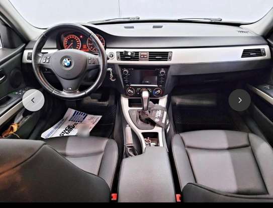 BMW-318i-2012