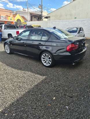 BMW-320i-2010