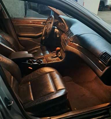 BMW-328i-2000