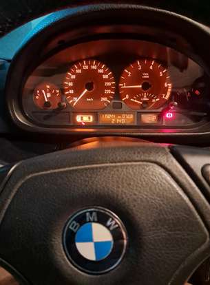 BMW-328i-2000