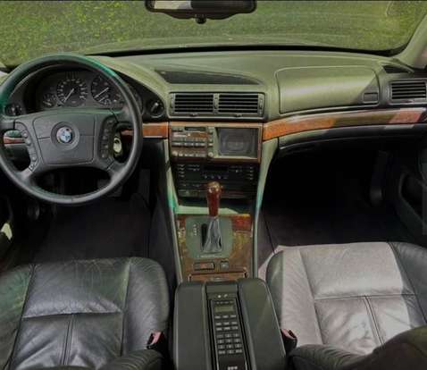 BMW-750i-5.4 HIGHLINE V12 24V GASOLINA 4P AUTOMÁTICO BMW-750i-1998
