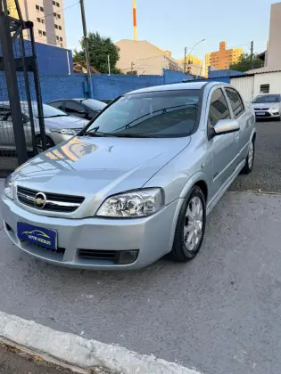 CHEVROLET ASTRA 2.0 MPFI ADVANTAGE 8V FLEX 4P MANUAL CHEVROLET ASTRA 2.0 MPFI ADVANTAGE 8V FLEX 4P MANUAL