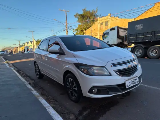 CHEVROLET ONIX 1.4 MPFI LTZ 8V FLEX 4P MANUAL CHEVROLET ONIX 1.4 MPFI LTZ 8V FLEX 4P MANUAL