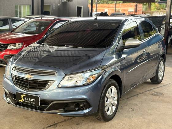 CHEVROLET ONIX 1.0 MPFI LOLLAPALOOZA 8V FLEX 4P MANUAL