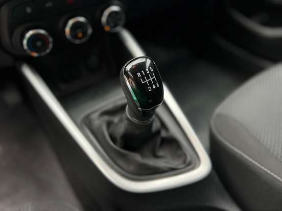 CHEVROLET-ONIX-2024