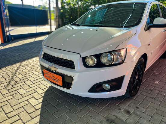 CHEVROLET-SONIC-2013