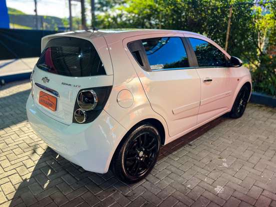 CHEVROLET-SONIC-2013