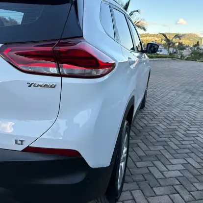 CHEVROLET-TRACKER-2021