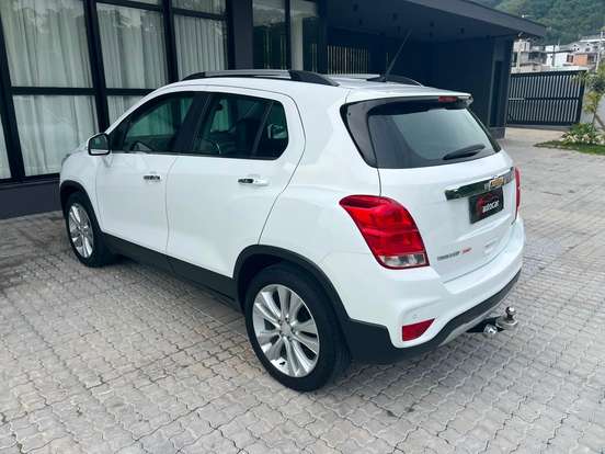 CHEVROLET-TRACKER-2018