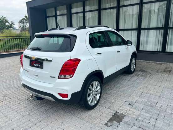 CHEVROLET-TRACKER-2018