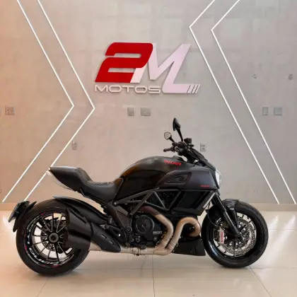DUCATI DIAVEL DARK 
