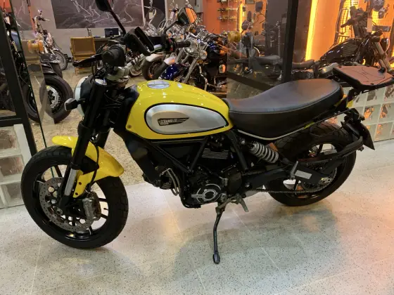 DUCATI SCRAMBLER ICON 